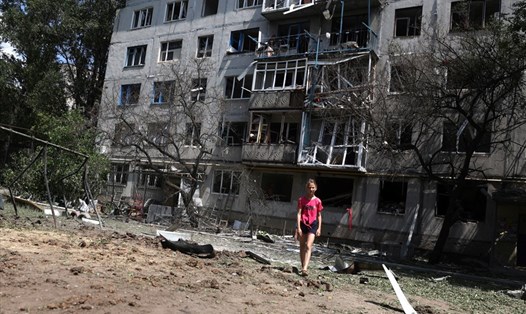 Nhà cửa ở Donetsk, Ukraina, bị phá hủy sau các trận giao tranh ngày 13.6.2022. Ảnh: AFP