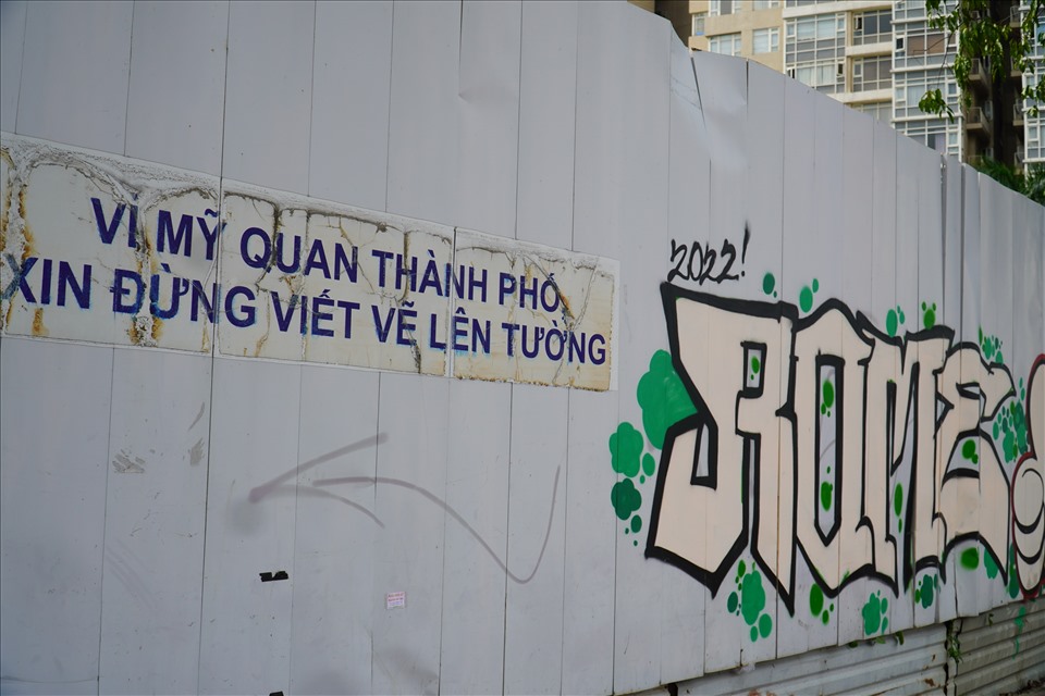 Không Để Tình Trạng Nhân Danh Nghệ Thuật Để Bôi Bẩn Đường Phố