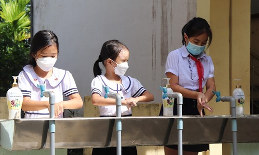 Sáng 14.6, dự án “Sử dụng nước bền vững” tại trường Tiểu học Hoà Phú (huyện Hoà Vang, TP.Đà Nẵng) đã hoàn thiện và đưa vào sử dụng. Ảnh: Nguyễn Linh