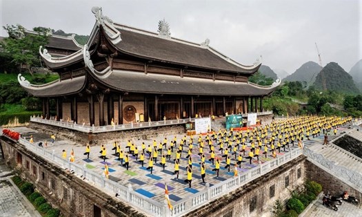 Sự kiện đầu tiên của "Ngày quốc tế Yoga" năm 2022 đã được tổ chức ngày 29.5 tại chùa Tam Chúc (Hà Nam). Ảnh: ĐSQ