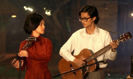 "Em và Trịnh" - phim về Trịnh Công Sơn gây bùng nổ tranh luận trái chiều. Ảnh: NSCC.