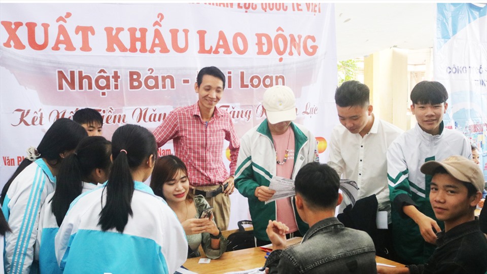 Kết nối người có nhu cầu XKLĐ với doanh nghiệp sau dịch COVID-19 tại Thái Nguyên. Ảnh: V.T