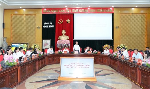 Đooanf công tác của Bộ Thông tin và Truyền thông làm việc với tỉnh Ninh Bình. Ảnh: NT