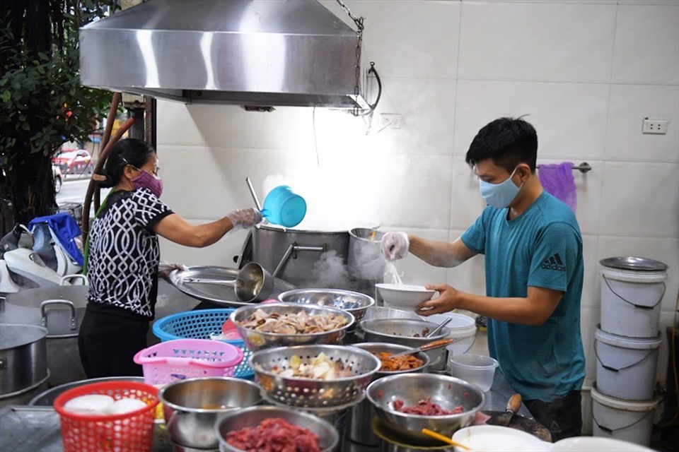 Người lao động làm việc bán thời gian được điều chỉnh bằng lương tối thiểu giờ từ 1.7. Ảnh minh hoạ Phạm Đông.