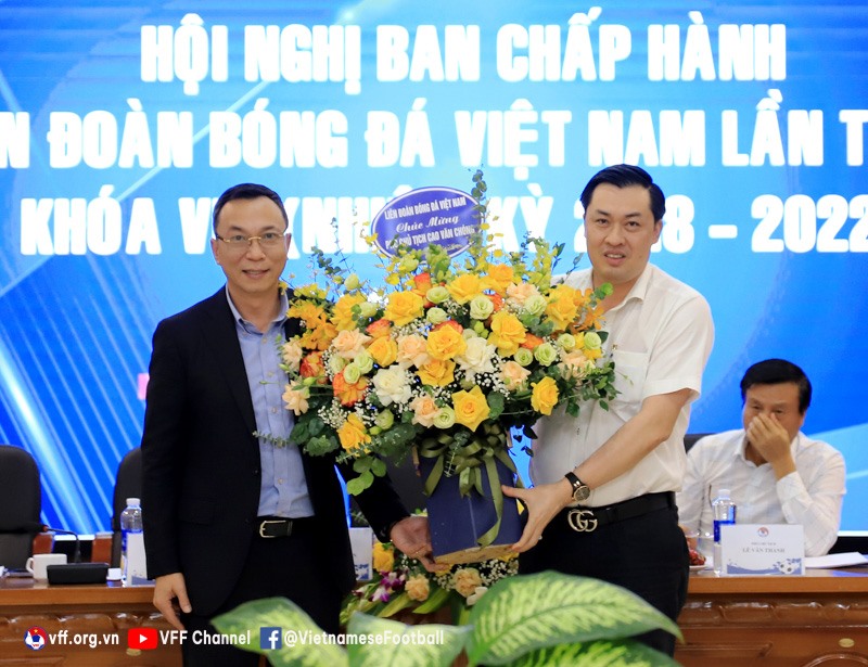 Ban Chấp hành VFF chúc mừng Phó Chủ tịch Cao Văn Chóng nhận nhiệm vụ mới