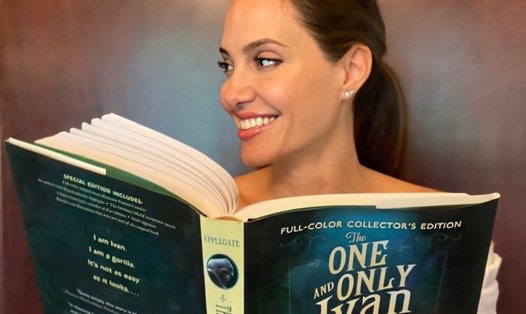 Angelina Jolie luôn dành thời gian đọc sách mỗi ngày để giải tỏa stress. Ảnh: Xinhua
