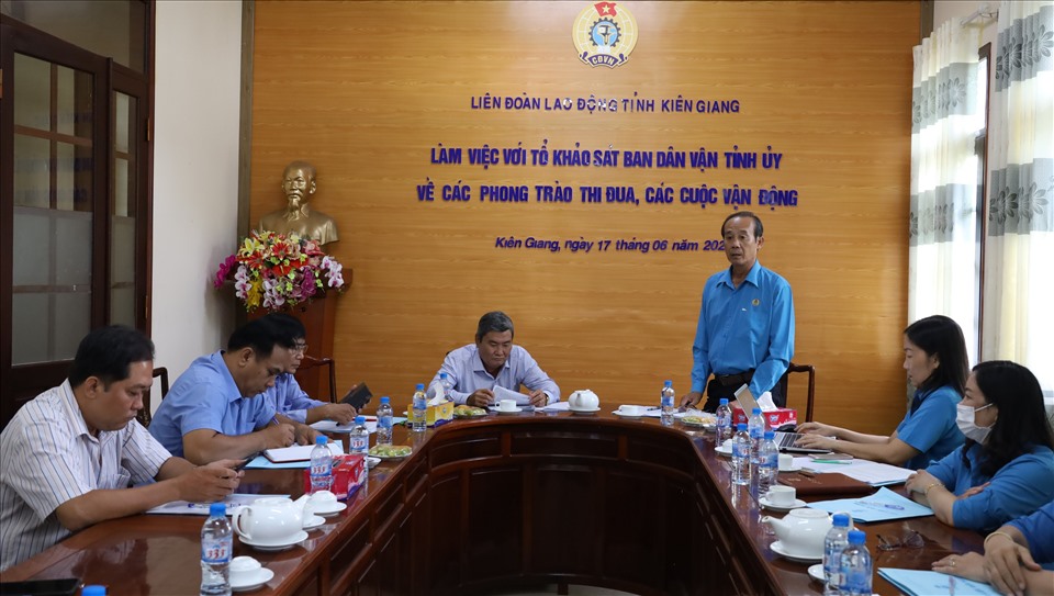 Tỉnh ủy cũng đề nghị LĐLĐ tỉnh chọn những mô hình hay, sáng tạo, có hiệu quả cao để nhân rộng triển khai thực hiện. Ảnh: ML