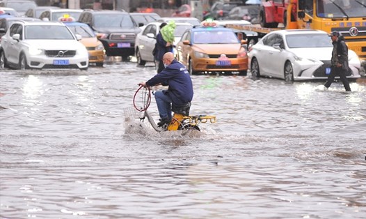 Mưa lớn gây ngập lụt ở Cáp Nhĩ Tân, thủ phủ tỉnh Hắc Long Giang, Đông Bắc Trung Quốc ngày 16.6.2022. Ảnh: VCG