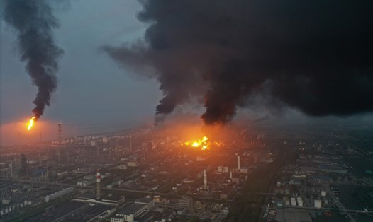 Hiện trường vụ nổ nhà máy hóa chất Trung Quốc. Ảnh: AFP