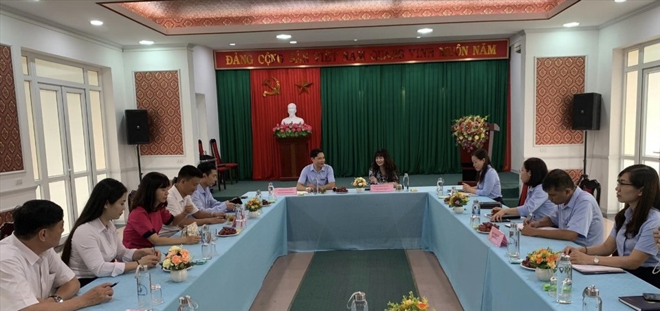 Công ty TNHH MTV Kinh Đô và Quỹ trợ vốn công nhân viên chức lao động Nghèo Thủ đô phát triển kinh tế gia đình trao đổi kinh nghiệm. Ảnh: CĐTP