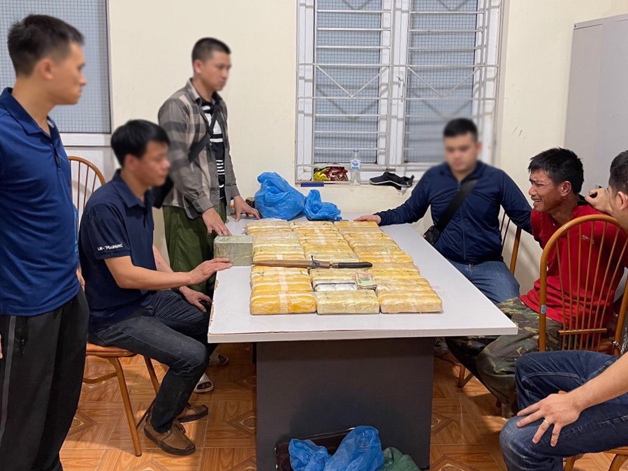 Sơn La: Bắt 1 đối tượng, thu 4 bánh heroin và 180.000 viên ma túy