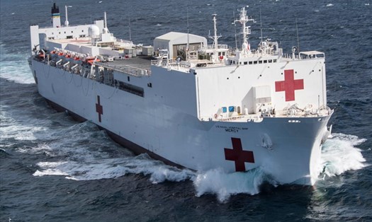 Tàu bệnh viện USNS Mercy (T-AH19) thuộc Bộ Tư lệnh Hải vận Quân sự Hoa Kỳ.