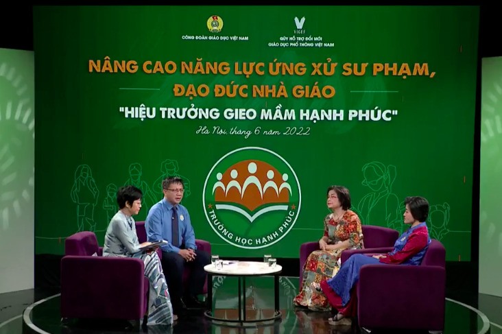 Chương trình “Nâng cao năng lực ứng xử sư phạm, đạo đức nhà giáo, người lao động” và khởi động Chương trình “Hiệu trưởng gieo mầm hạnh phúc”. Ảnh CĐGD