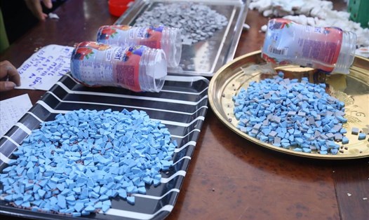 Công an Bình Dương tạm giữ đối tượng tàng trữ trái phép 8,1 kg chất ma túy.  Ảnh: Công an cung cấp