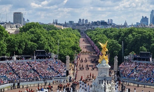 Khung cảnh lễ diễu hành nhìn từ trên cao. Ảnh: Điện Buckingham