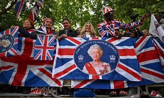 Anh tưng bừng kỷ niệm 70 năm trị vì của Nữ hoàng Elizabeth II. Ảnh: AFP