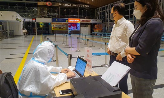 Đà Nẵng xét nghiệm COVID-19 miễn phí cho du khách Hàn Quốc. Ảnh: DNF