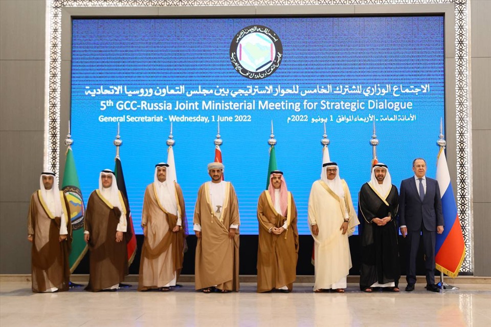 Russia, US head to Gulf amid oil tension