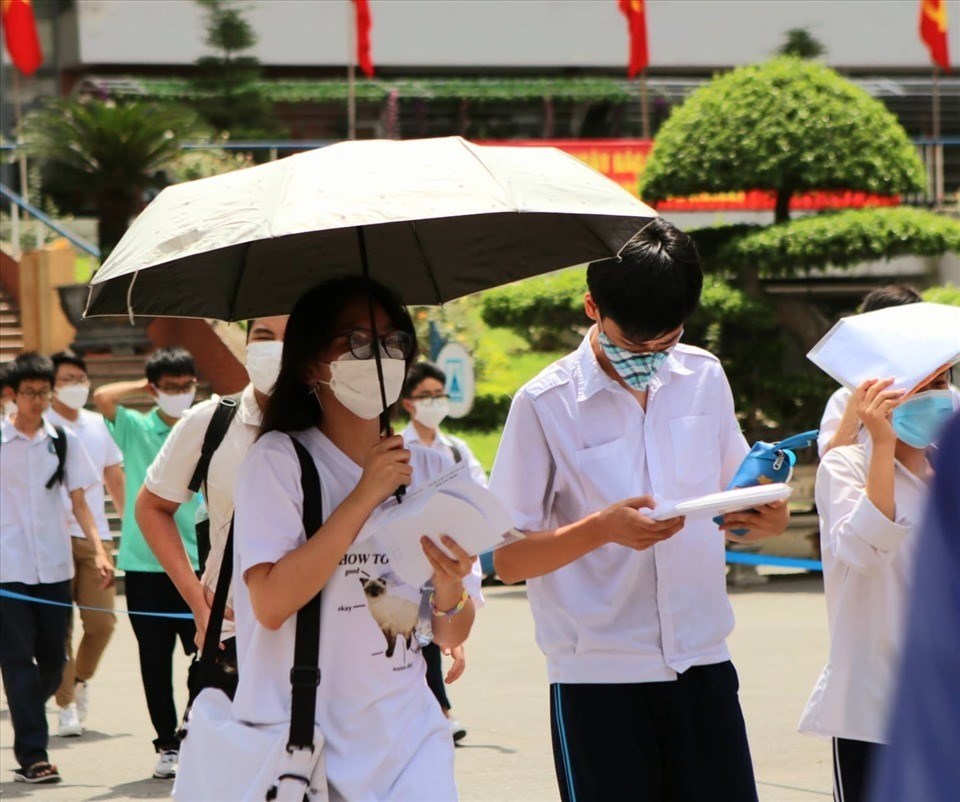 Học sinh Hà Nội tham dự kỳ thi tuyển sinh lớp 10 năm học 2022 - 2023. Ảnh: Minh Hà Học sinh Hà Nội tham dự kỳ thi tuyển sinh lớp 10 năm học 2022 - 2023. Ảnh: Minh Hà