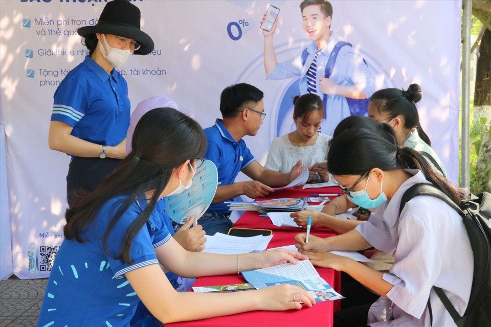 Doanh nghiệp tham gia phỏng vấn tuyển dụng sinh viên. Ảnh: PV. Doanh nghiệp tham gia phỏng vấn tuyển dụng sinh viên. Ảnh: PV.