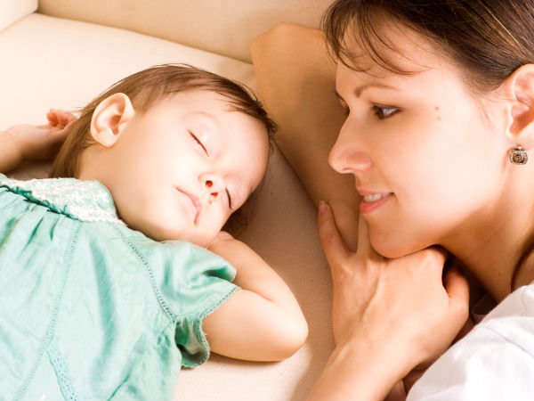 Tạo không gian thư giãn sẽ giúp trẻ có giấc ngủ ngon và sâu hơn. Ảnh: Boldsky