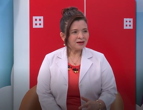 Bác sĩ tư vấn trong chương trình. Ảnh: CTCC