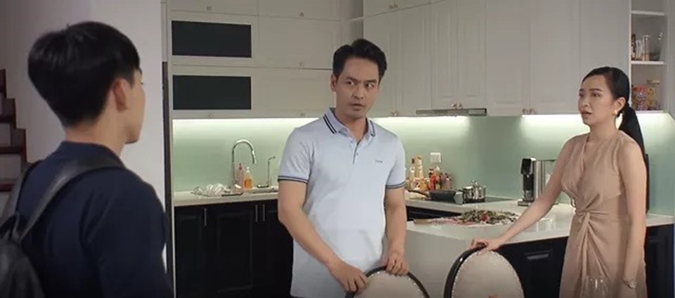 Tình tiết "Lối nhỏ vào đời" tập 9. Ảnh: NSX. Tình tiết "Lối nhỏ vào đời" tập 9. Ảnh: NSX.