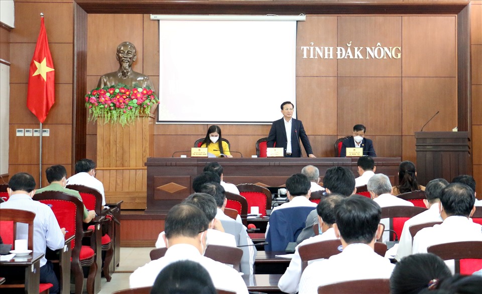 Quảng cảnh buổi họp báo thông tin tình hình kinh tế - xã hội tỉnh Đắk Nông quý I, năm 2022. Ảnh: P.T.
