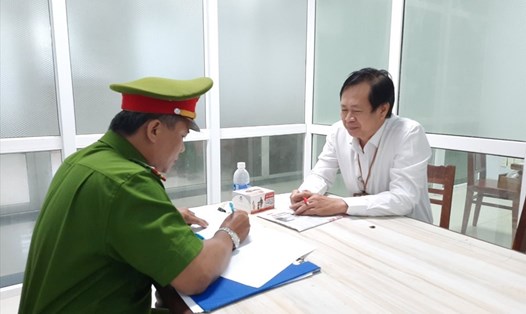 Giám đốc CDC Đà Nẵng Tôn Thất Thạnh lúc bị khởi tố 20.6. Ảnh: CA