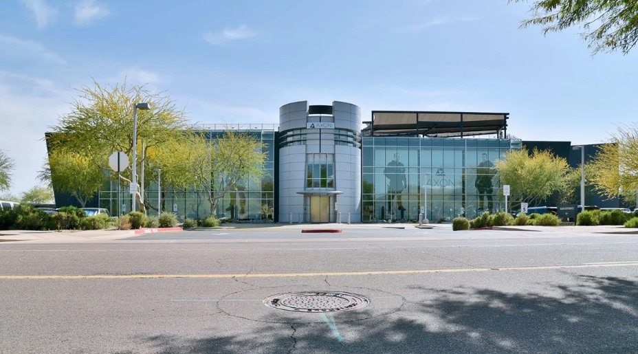 Axon tạm dừng kế hoạch cho máy bay không người lái Taser. Ảnh chụp màn hình.