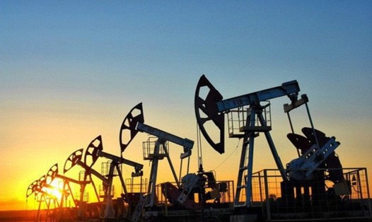 Các dự báo cho rằng, giá dầu sẽ tăng xung quanh mốc 120 USD/thùng. Ảnh:  Reuters.