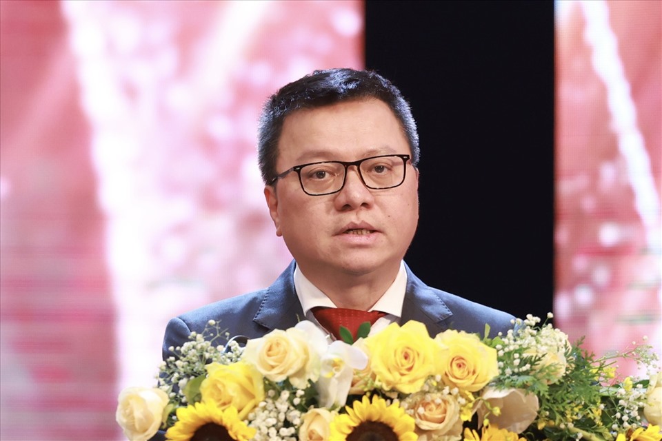 Ông Lê Quốc Minh phát biểu tại lễ trao giải Báo chí Quốc gia lần thứ XVI - năm 2021. Ảnh: Hải Nguyễn