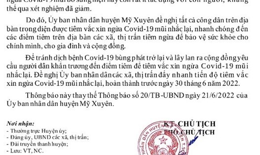 Văn bản quy định người dân không tiêm vaccine phòng COVID-19 không được ra khỏi nơi cư trú của huyện Mỹ Xuyên, tỉnh Sóc Trăng đã được thay thế. Ảnh: Nhật Hồ