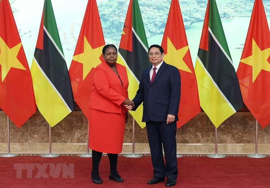 Thủ tướng Phạm Minh Chính hội kiến Chủ tịch Quốc hội Mozambique Esperança Bias. Ảnh: TTXVN