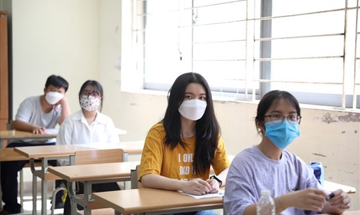 Học sinh tham dự kỳ thi tuyển sinh lớp 10 THPT công lập năm 2022 tại Hà Nội. Ảnh: Tường Vân