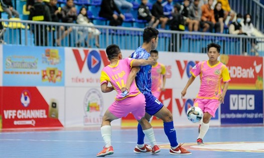 Sài Gòn (áo hồng) trở lại cuộc đua trong nhóm đầu bảng xếp hạng giải futsal vô địch quốc gia 2022. Ảnh: VFF