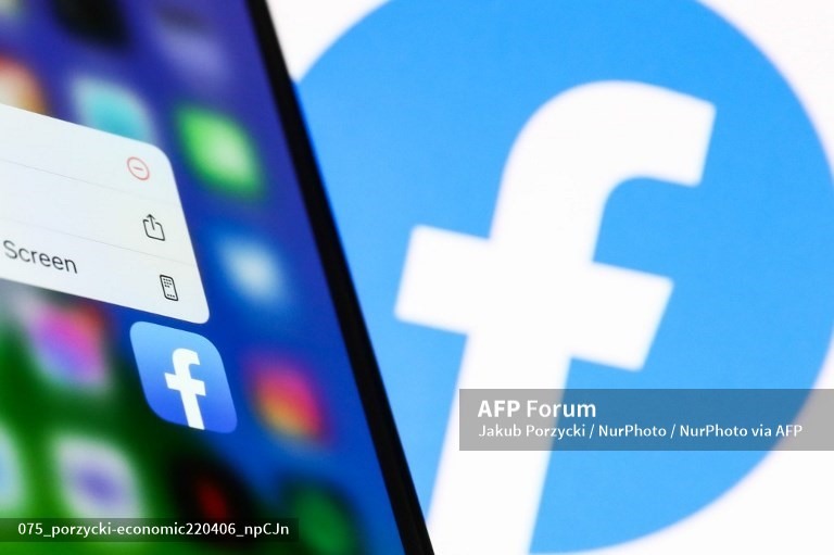 Facebook biến "luật bất thành văn" thành văn bản thực tế để ngăn chặn đánh giá ảo. Ảnh: AFP