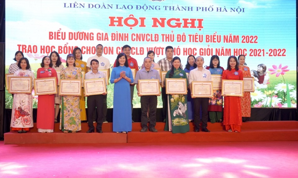 Gia đình công nhân viên chức lao động Thủ đô tiêu biểu. Ảnh: MQ
