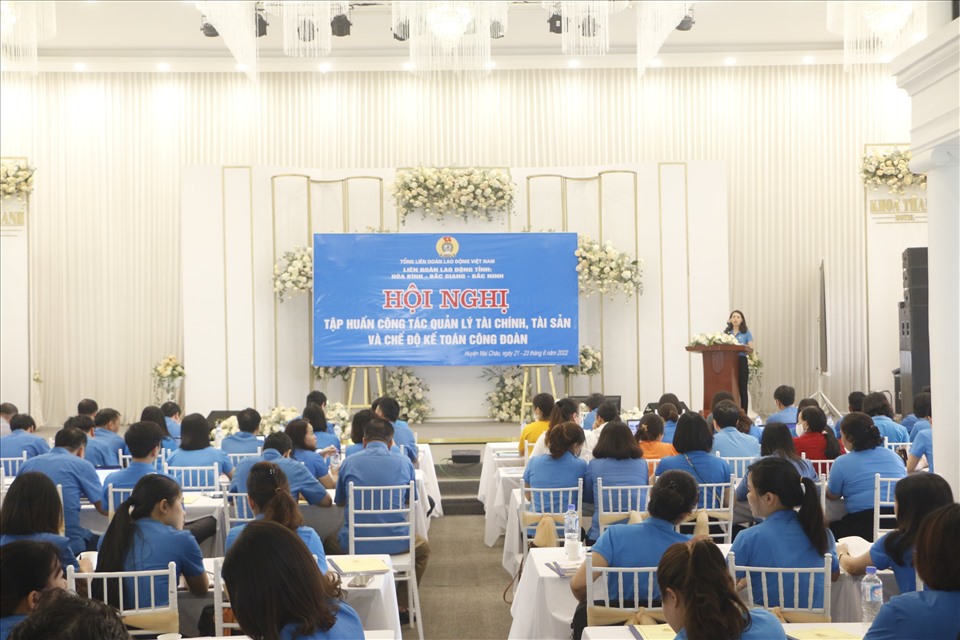 Liên đoàn lao động tỉnh Hòa Bình phối hợp với tỉnh Bắc Giang, Bắc Ninh tổ chức Hội nghị tập huấn 135 cán bộ Công đoàn của LĐLĐ tỉnh Hòa Bình.