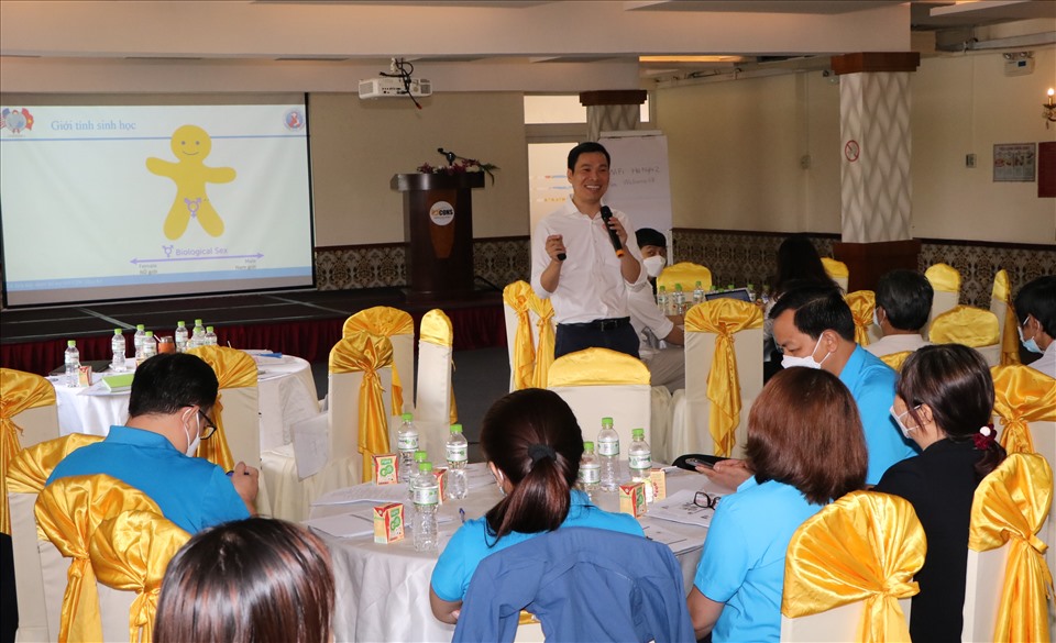 Hội thảo tăng cường các hoạt động phòng chống HIV/AIDS trong công nhân, viên chức, lao động diễn ra ở Bình Dương.