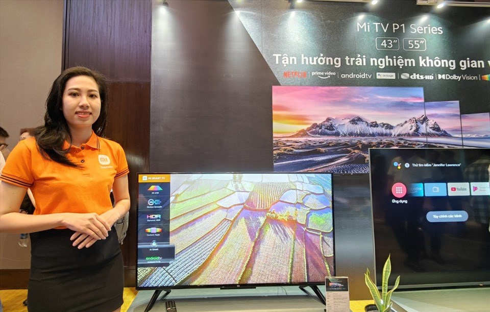 TV Xiaomi được bán tại Việt Nam còn ghi dấu ấn lần đầu tiên được sản xuất và lắp ráp tại Việt Nam. Ảnh: DNCC. TV Xiaomi được bán tại Việt Nam còn ghi dấu ấn lần đầu tiên được sản xuất và lắp ráp tại Việt Nam. Ảnh: DNCC.
