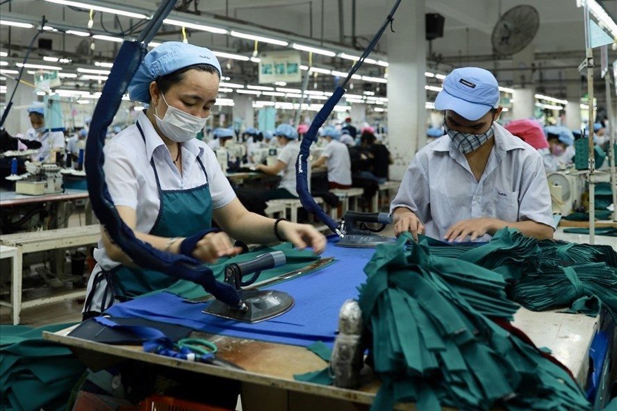 Lương tối thiểu vùng sẽ được điều chỉnh từ ngày 1.7 tới đây. Ảnh minh hoạ: HN