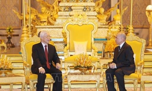 Tổng Bí thư, Chủ tịch nước Nguyễn Phú Trọng hội đàm với Quốc vương Campuchia Norodom Sihamoni trong chuyến thăm cấp Nhà nước Campuchia tháng 2.2019. Ảnh: TTXVN
