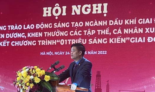 Phó Chủ tịch Tổng Liên đoàn Lao động Việt Nam Ngọ Duy Hiểu phát biểu tại Hội nghị. Ảnh: Kim Tuyến