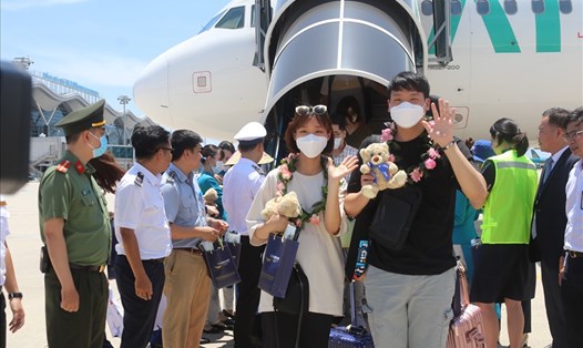 Sự trở lại của Air Seoul nối Incheon- Cam Ranh mang theo 167 du khách Hàn Quốc đến Khánh Hòa. Ảnh: P.Linh