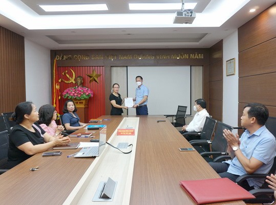 Công đoàn cơ sở cơ quan Công đoàn Nông nghiệp và Phát triển Nông thôn Việt Nam tổ chức Lễ kết nạp đoàn viên Công đoàn (ảnh minh hoạ). Ảnh: CĐN