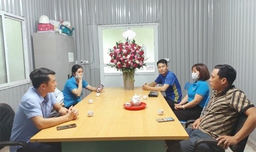 LĐLĐ huyện Bảo Yên làm việc với Ban giám đốc Công ty thủy diện Phúc Long để vận động thành lập CĐCS.