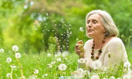 Những cách giúp người cao tuổi sống vui vẻ, khỏe mạnh. Ảnh: Shutterstock