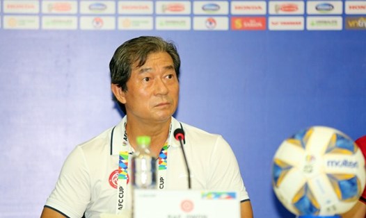Huấn luyện viên Bae Jiwon của Viettel. Ảnh: VFF