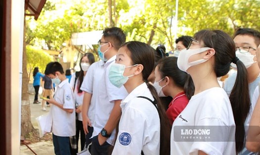 Học sinh Hà Nội tham dự kỳ thi tuyển sinh lớp 10 năm 2022 - 2023. Ảnh: Lao Động